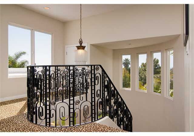 1585 Burgundy Road Encinitas, CA 92024 - Photo 10 of 25