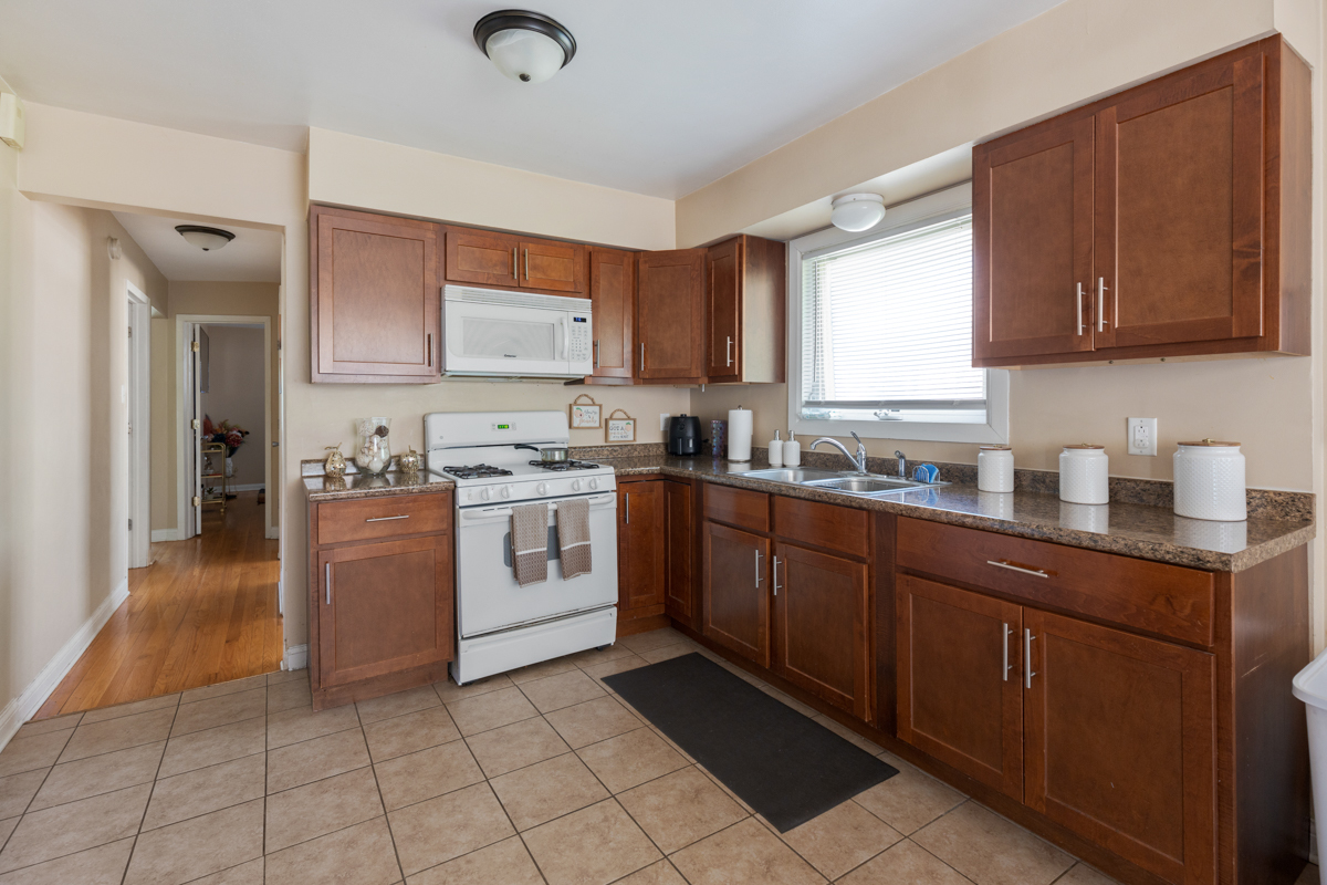 3045 Sangamon Street Steger, IL 60475 - Photo 4 of 16 Gallery Image 4