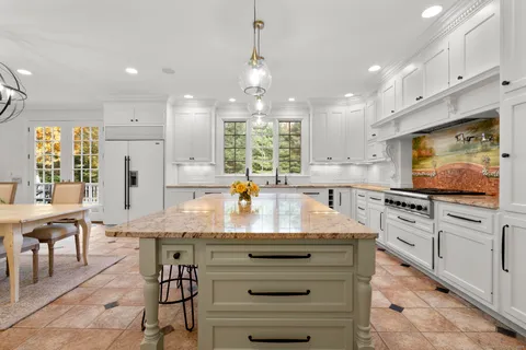 $2,799,999 | 342 Midlock Road, Fairfield, CT 06824