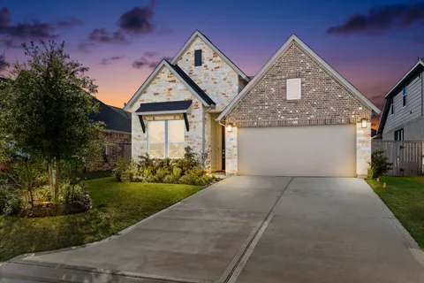 $399,000 | 444 Texoma Plains Drive, Conroe, TX 77304