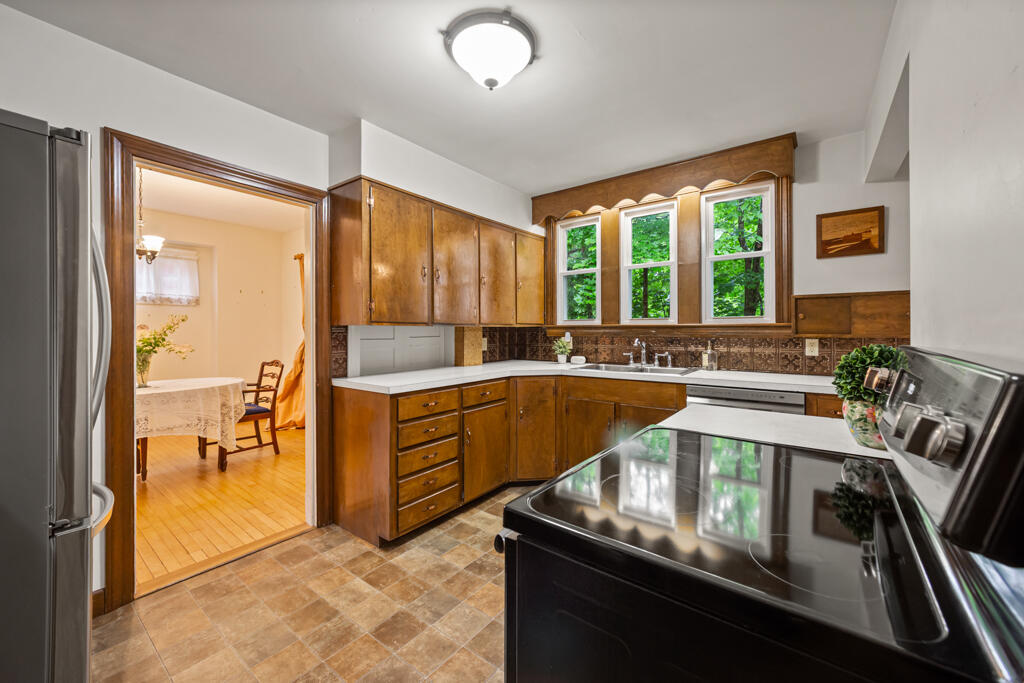 10 Burleigh Street Waterville, ME 04901 - Photo 13 of 41 Kitchen