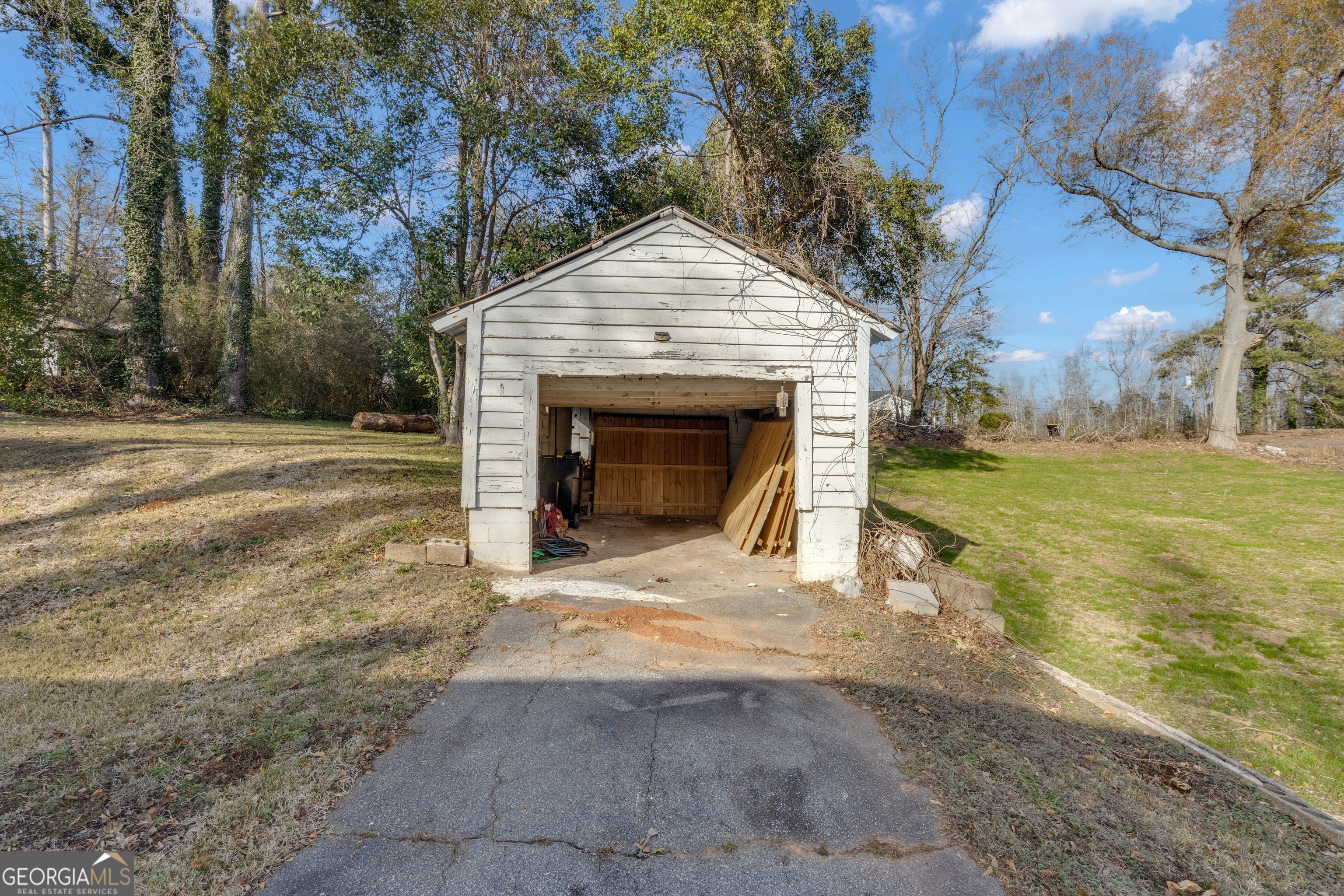 9 Meridian Drive Newnan, GA 30263 - Photo 37 of 42 a front view of a house with yard