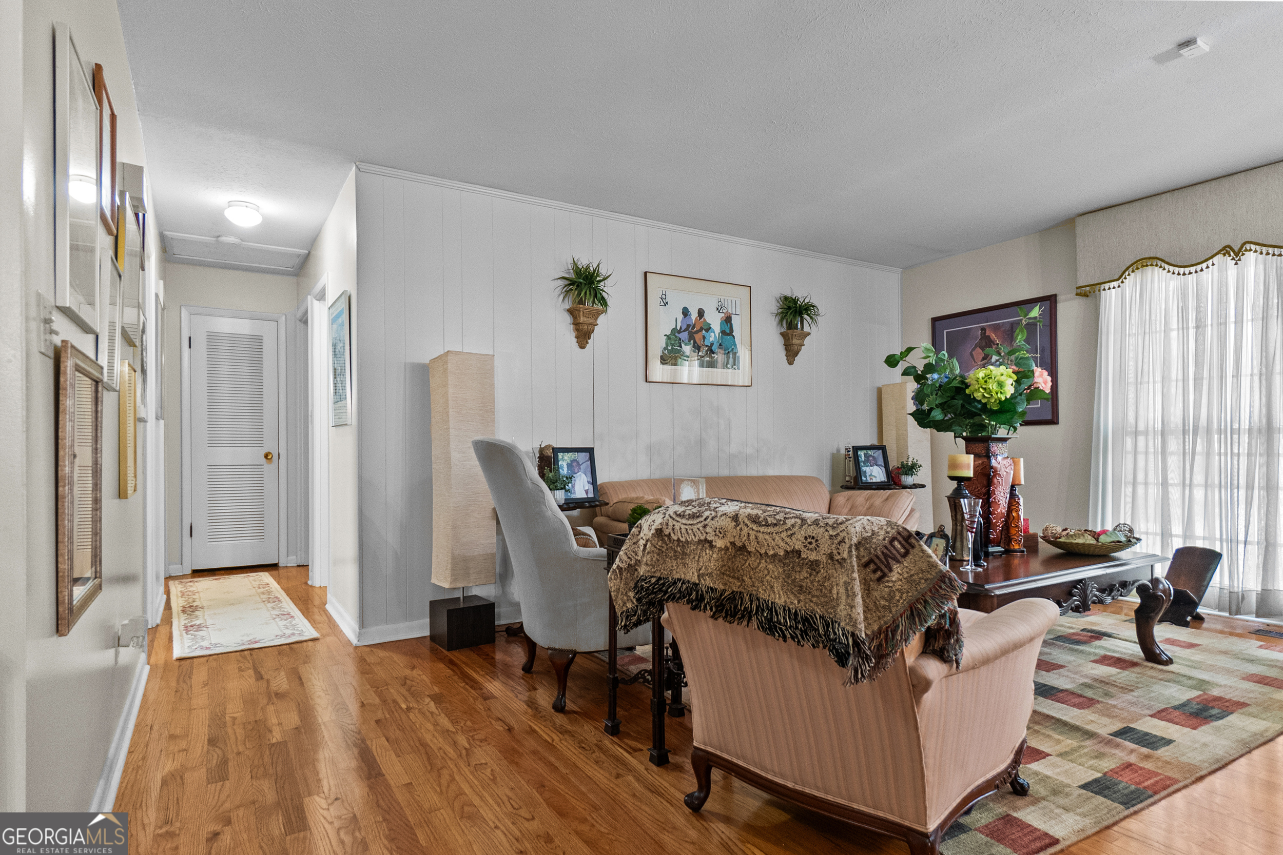 2101 Goldendale Lane Albany, GA 31721 - Photo 22 of 59 a living room with furniture and window
