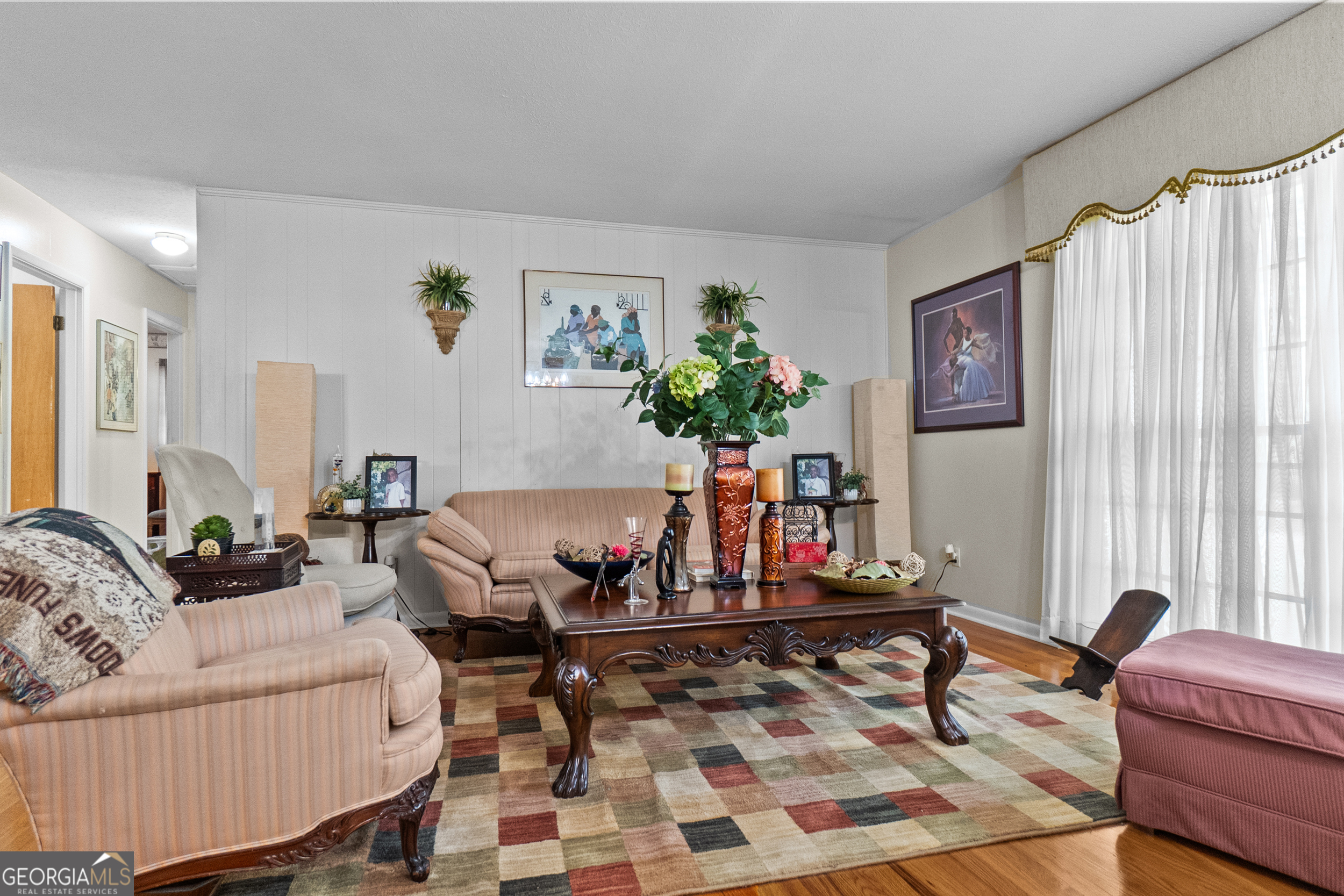 2101 Goldendale Lane Albany, GA 31721 - Photo 23 of 59 a living room with furniture and a window