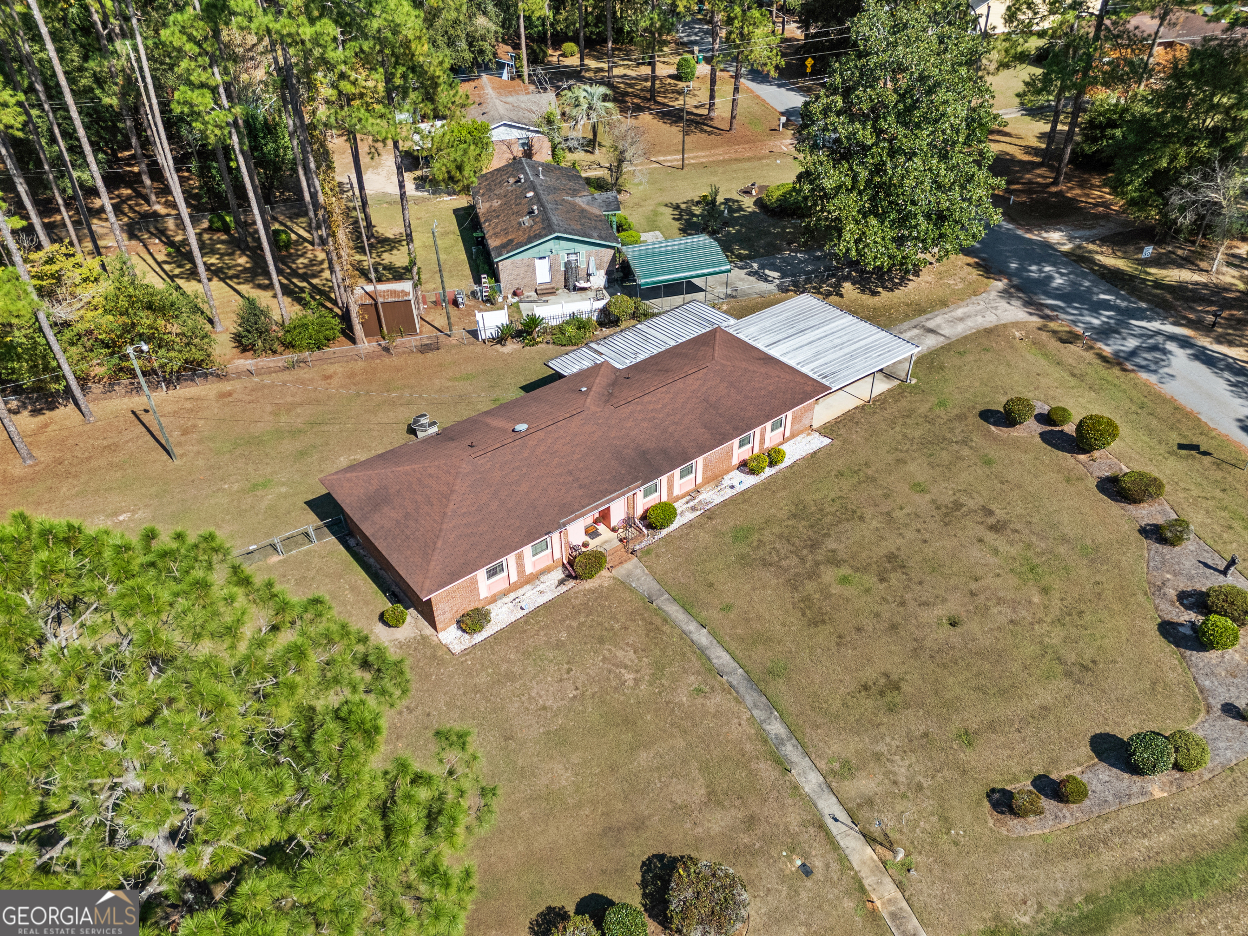 2101 Goldendale Lane Albany, GA 31721 - Photo 5 of 59 an aerial view of a house with a yard