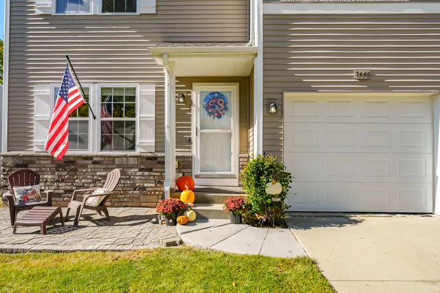 $389,900 | 7440 Brindle Trail, Kalamazoo, MI 49009