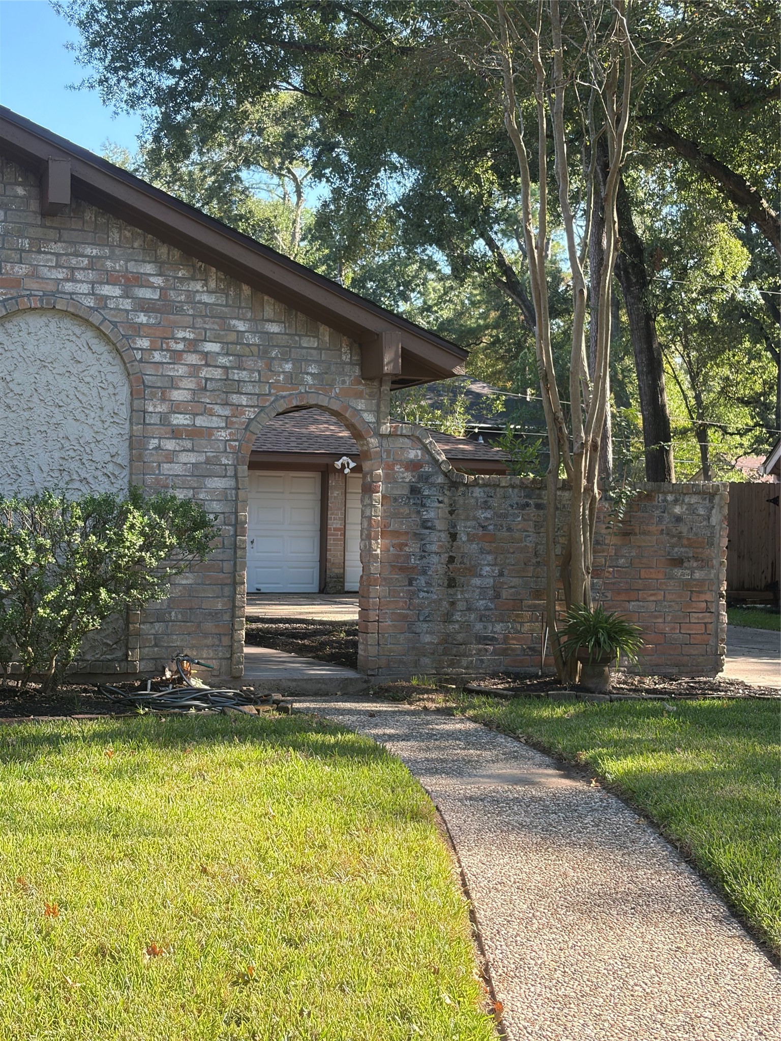 5927 Theall Road Houston, TX 77066 - Photo 2 of 24 Gallery Image 2