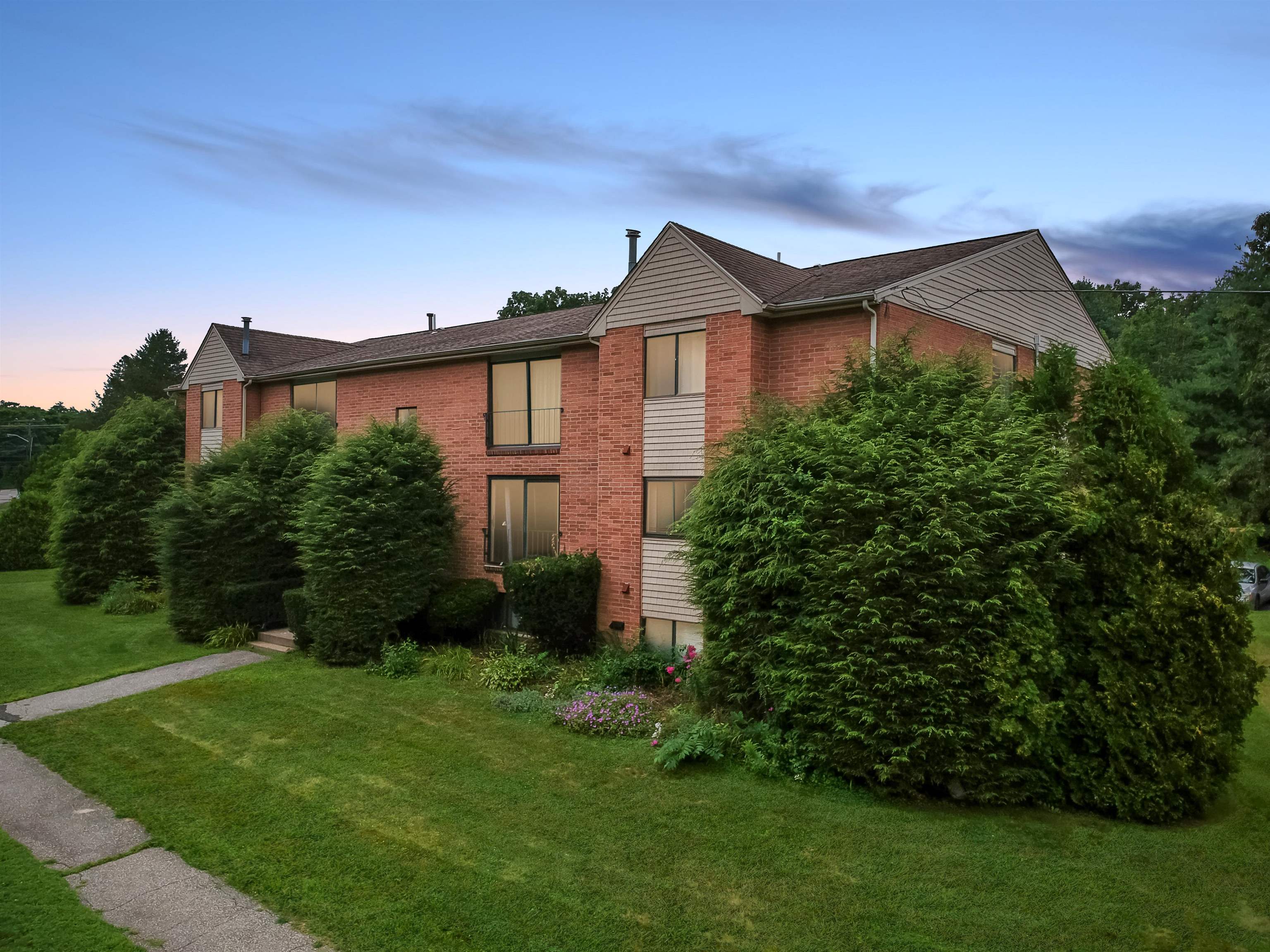 1 Brookside Drive, Unit 1 Exeter, NH 03833 - Photo 1 of 17 Gallery Image 1