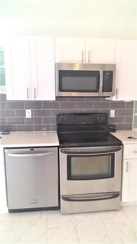 $2,200 | 710 52nd Street, West Palm Beach, FL 33407