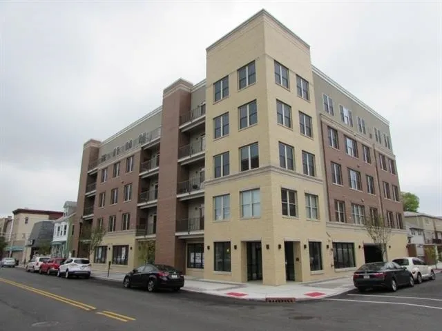 $2,150 | 186-194 Broadway, Unit 502, Bayonne, NJ 07002