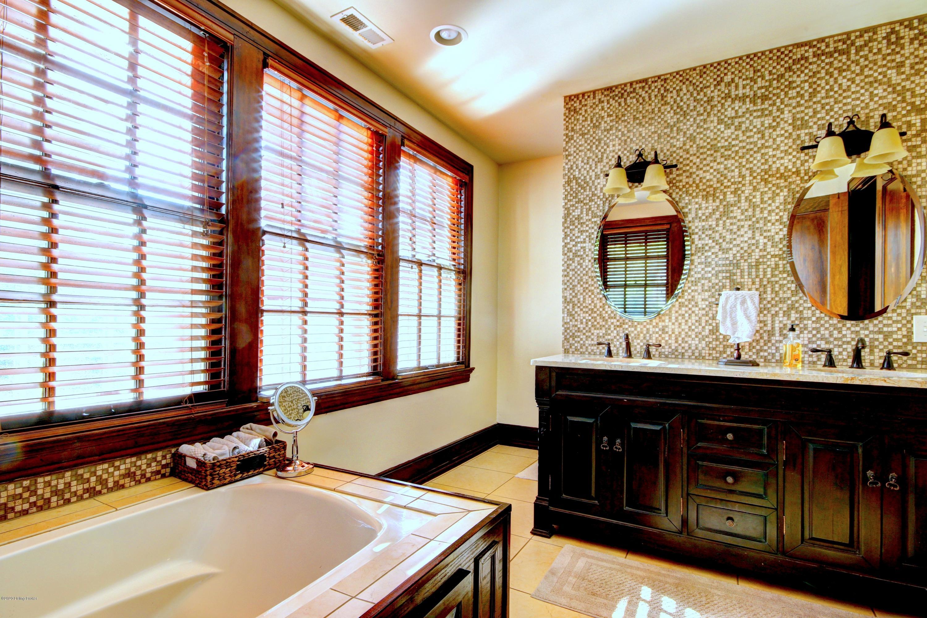 1750 Sulgrave Road Louisville, KY 40205 - Photo 50 of 81 1 Sulgrave Road #53