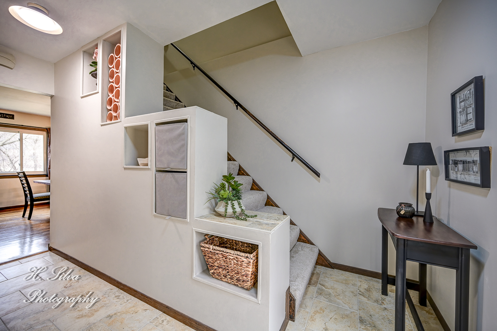 1402 Winaki Trail Algonquin, IL 60102 - Photo 4 of 33 a view of entryway and hall