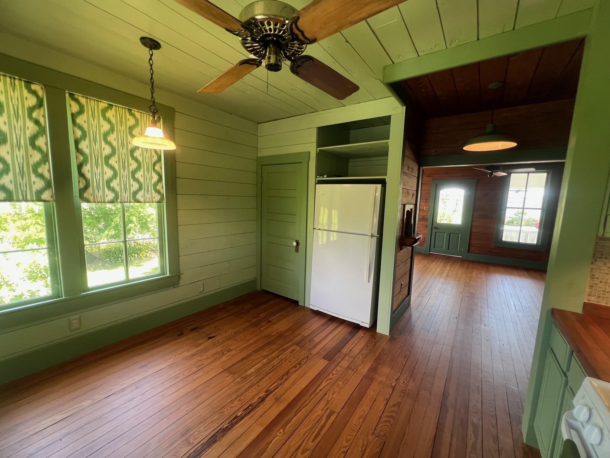 618 Bayridge Road La Porte, TX 77571 - Photo 7 of 16 kitchen view 2