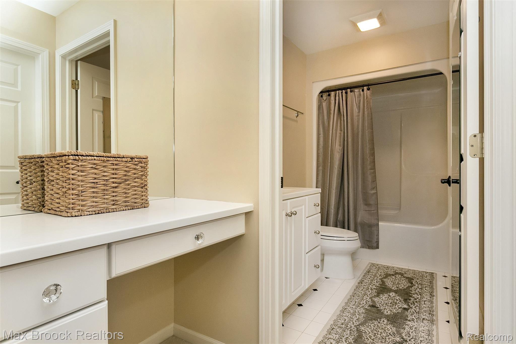 31470 Evergreen Road Franklin, MI 48025 - Photo 25 of 40 Evergreen-32.jpg