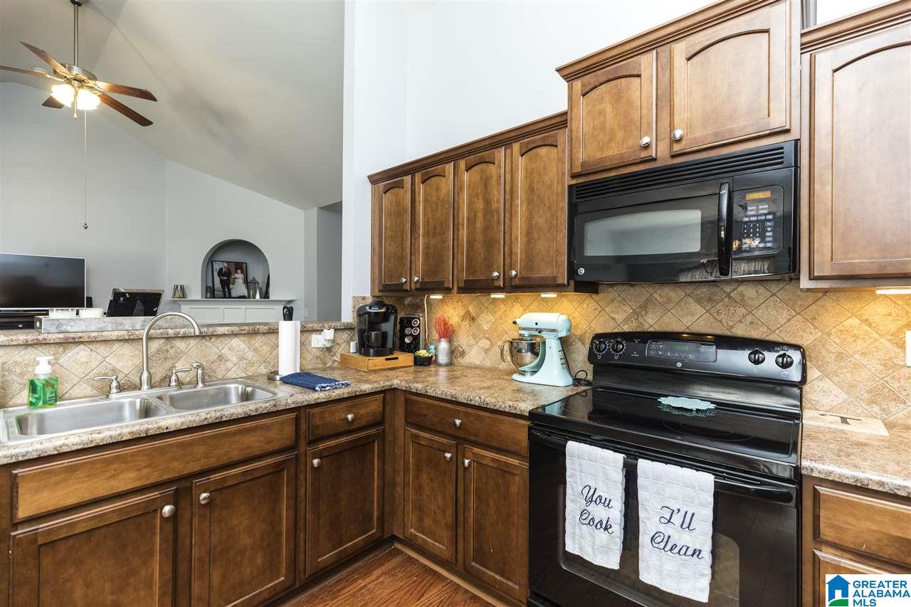 991 Valley Circle Leeds, AL 35094 - Photo 7 of 29