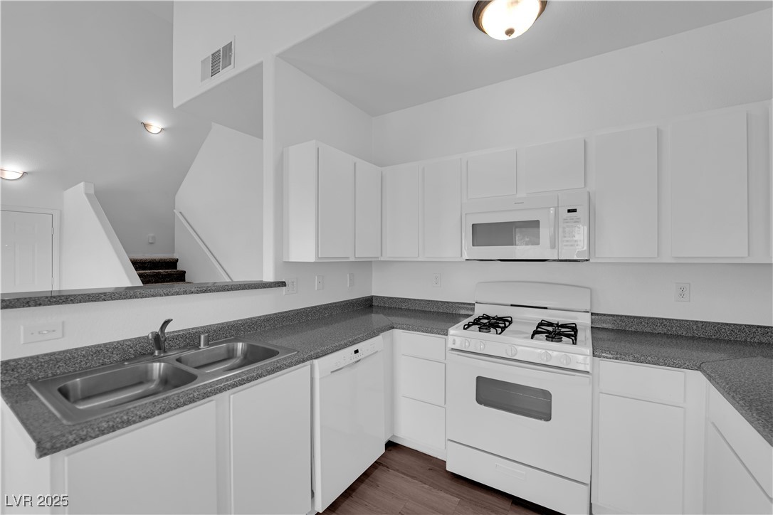 4915 East Russell Road, Unit 132 Las Vegas, NV 89120 - Photo 8 of 33