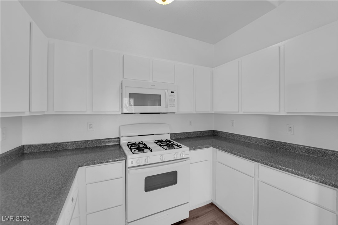4915 East Russell Road, Unit 132 Las Vegas, NV 89120 - Photo 9 of 33