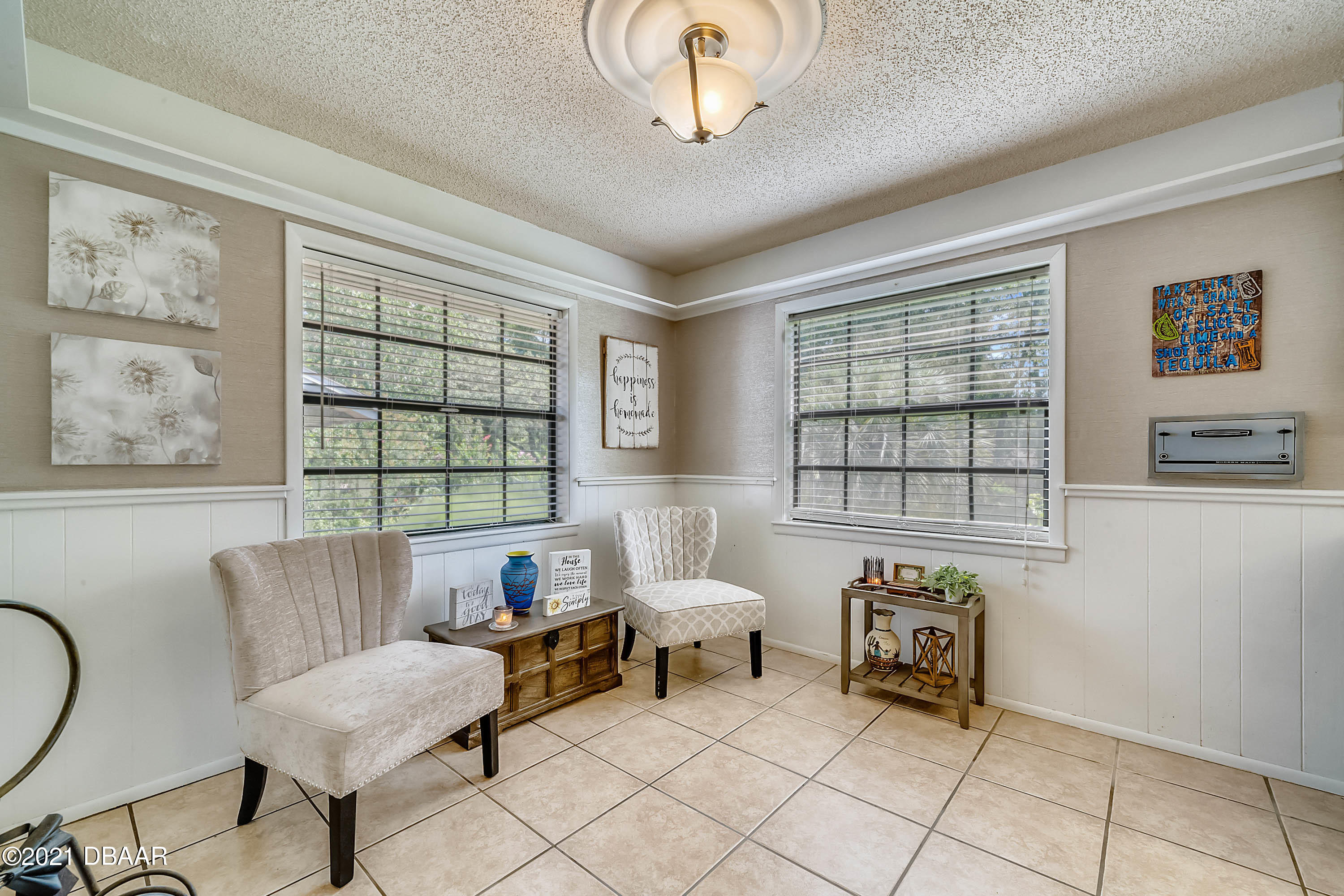 2815 Concord Road DeLand, FL 32720 - Photo 13 of 29 a living room with furniture and a window