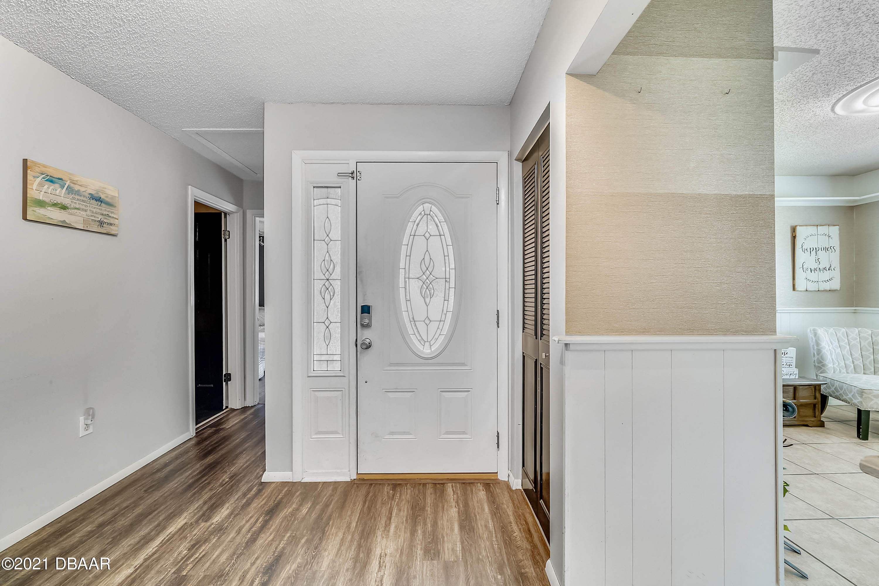 2815 Concord Road DeLand, FL 32720 - Photo 4 of 29 a view of a bathroom with wooden floor