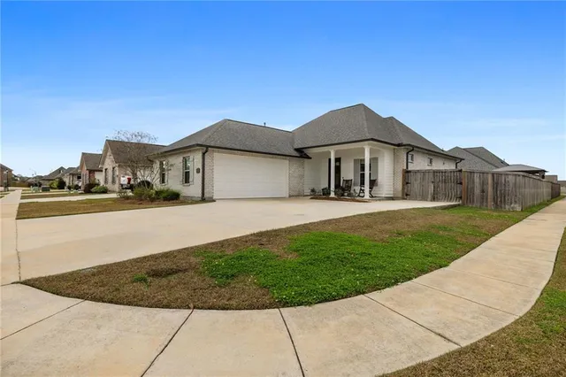 $445,000 | 13308 Belle Prairie Drive, Prairieville, LA 70769