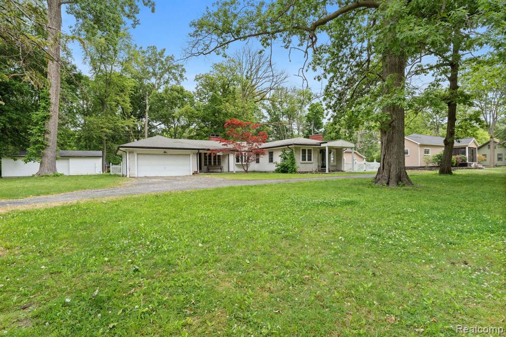 9120 Lake Road Grosse Ile, MI 48138 - Photo 1 of 37 Gallery Image 1