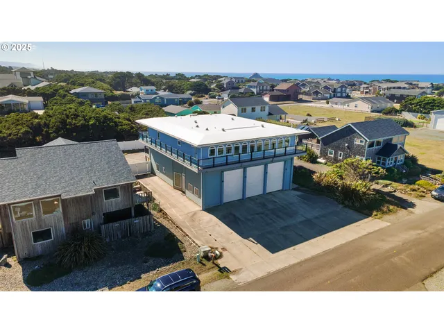 $899,000 | 1257 7th Street Southwest, Bandon, OR 97411