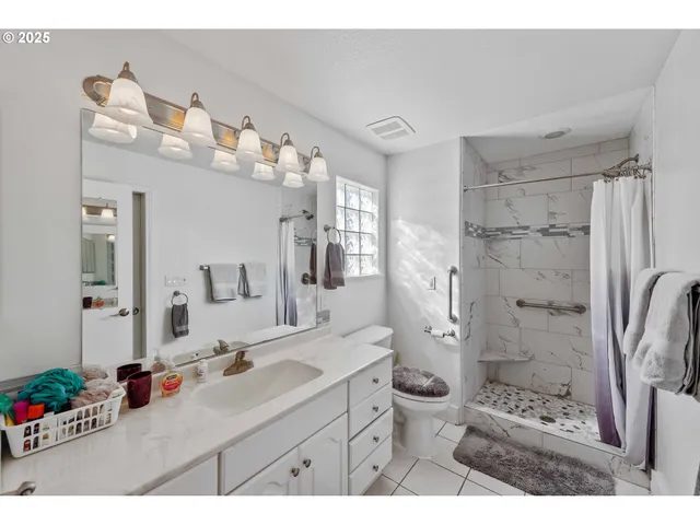 $899,000 | 1257 7th Street Southwest, Bandon, OR 97411