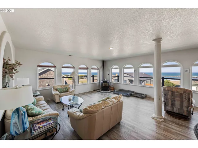 $899,000 | 1257 7th Street Southwest, Bandon, OR 97411