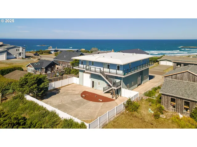 $899,000 | 1257 7th Street Southwest, Bandon, OR 97411