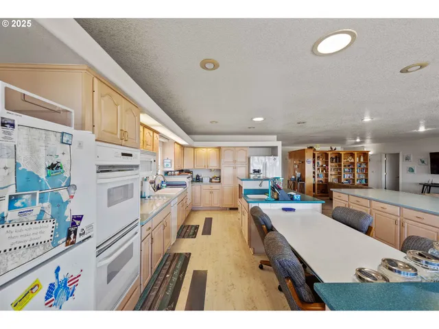 $899,000 | 1257 7th Street Southwest, Bandon, OR 97411