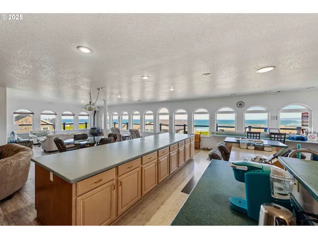 $899,000 | 1257 7th Street Southwest, Bandon, OR 97411