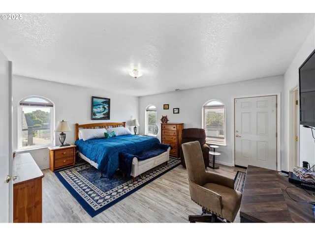 $899,000 | 1257 7th Street Southwest, Bandon, OR 97411