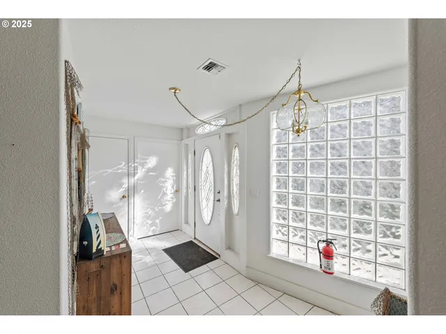 $899,000 | 1257 7th Street Southwest, Bandon, OR 97411