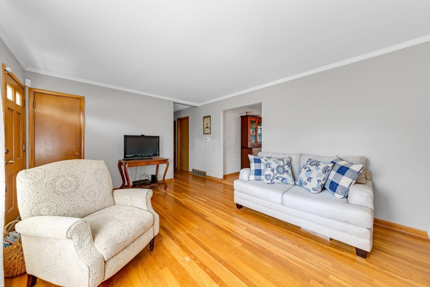 4488 Wanda Lane Road Columbus, OH 43224 - Photo 6 of 30 006-4488WandaLaneRoad-Columbus-OH-43224-