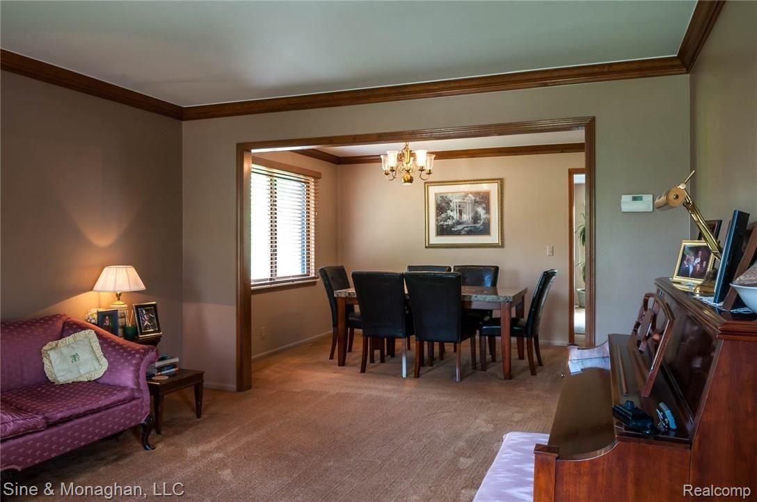 772 Augusta Court Rochester, MI 48309 - Photo 11 of 48 20170518_122137.jpg