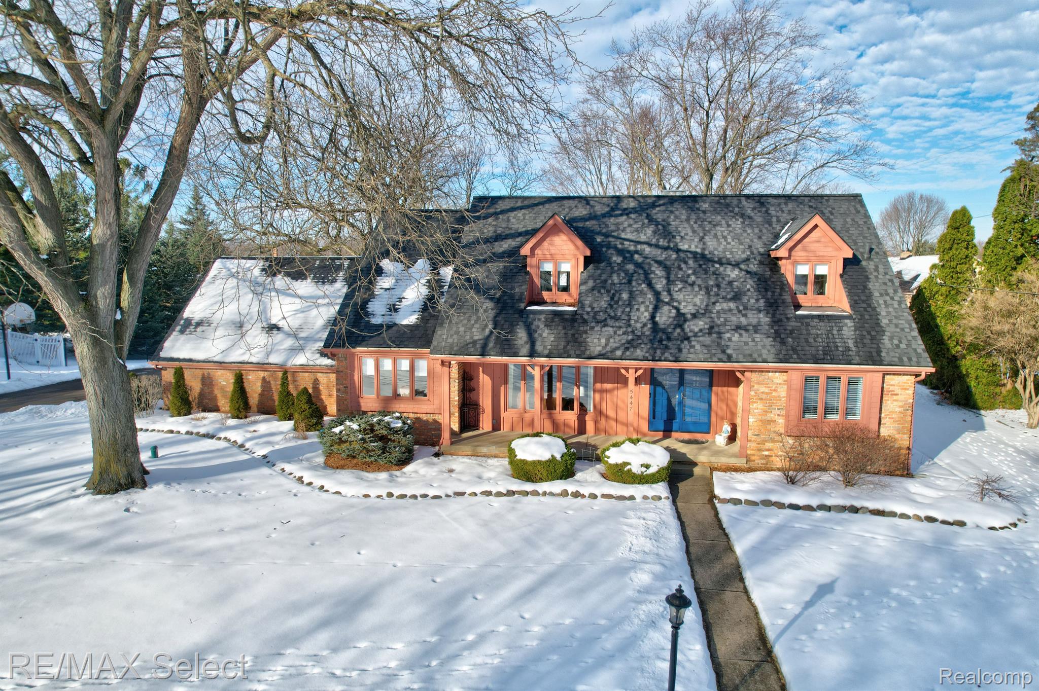 5447 Provincial Road Grand Blanc, MI 48439 - Photo 4 of 46 Gallery Image 4