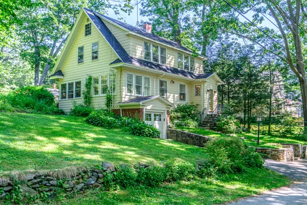 $850,000 | 72 Stonybrook Road, Cape Elizabeth, ME 04107