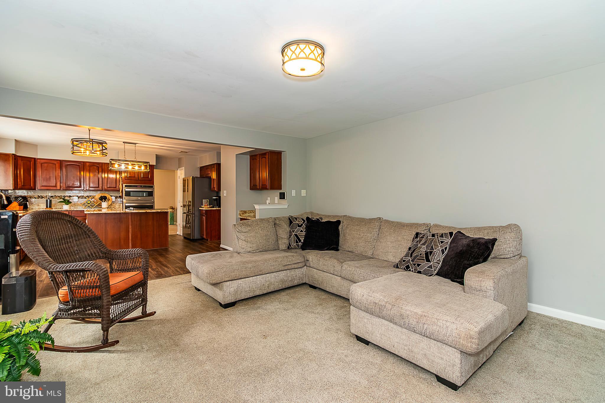 15521 Wheatfield Road Woodbridge, VA 22193 - Photo 7 of 39 Family room