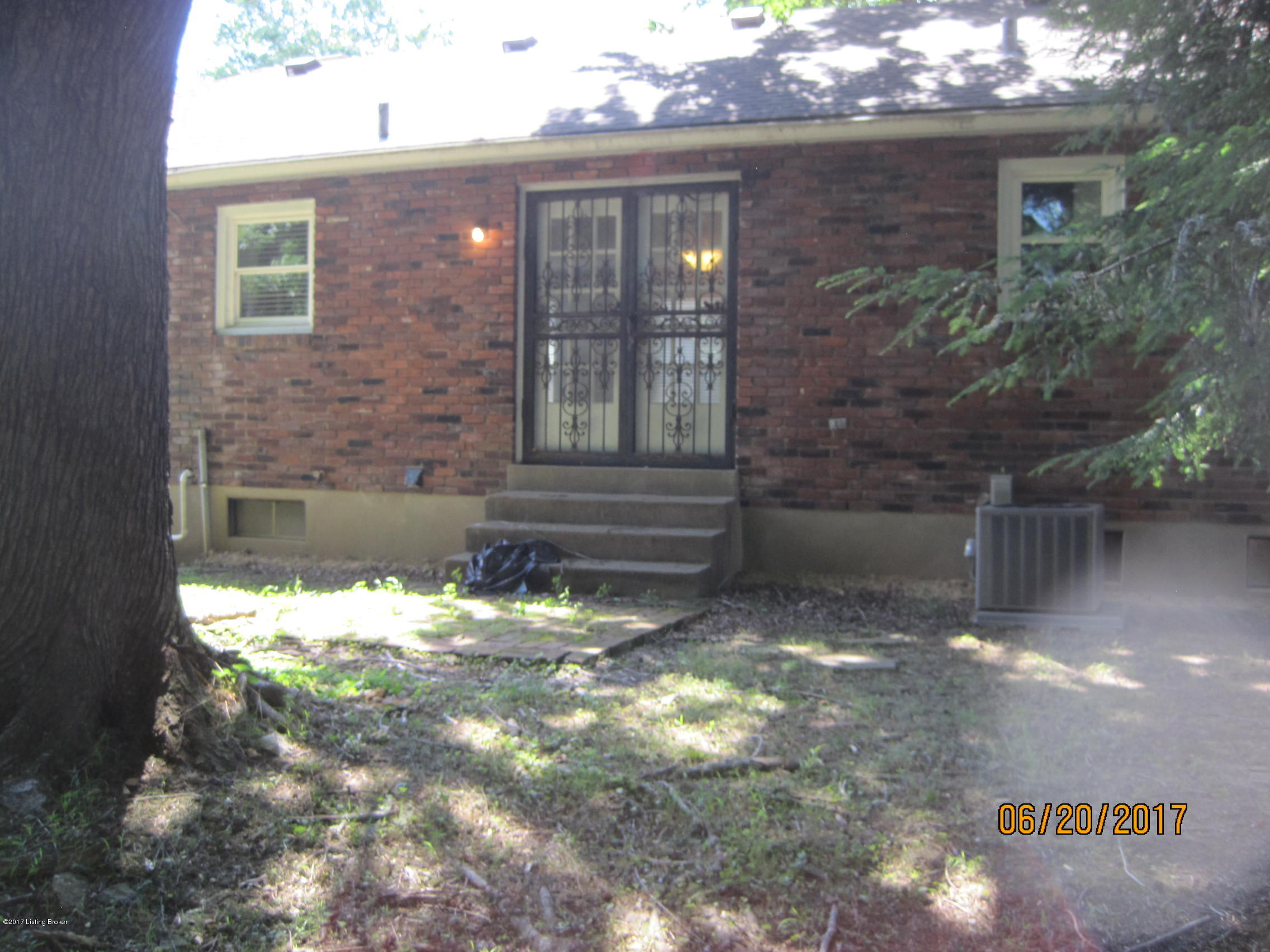 7325 Paiute Road Louisville, KY 40214 - Photo 20 of 20 IMG_2541