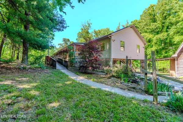 $450,000 | 2112 Smith Mountain Road, Rockwood, TN 37854