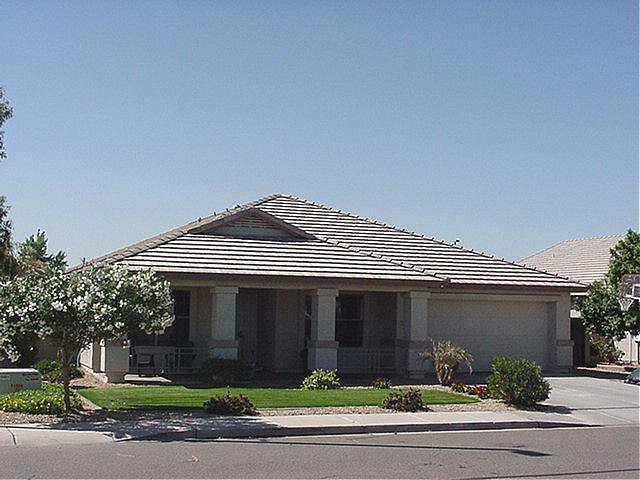 2135 East Smoke Tree Road Gilbert, AZ 85296 - Photo 1 of 6 Primary Photo