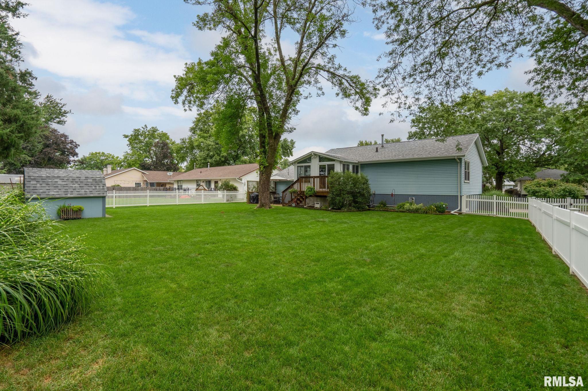 5404 Oakbrook Road Davenport, IA 52806 - Photo 32 of 34 Gallery Image 32