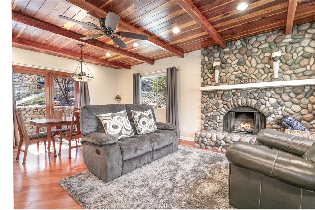 28916 North Shore Road Lake Arrowhead, CA 92352 - Photo 12 of 47