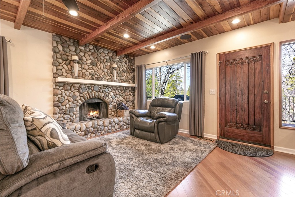 28916 North Shore Road Lake Arrowhead, CA 92352 - Photo 13 of 47