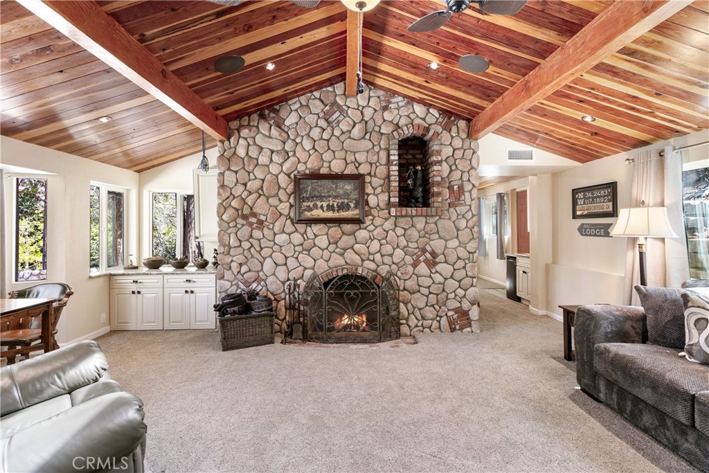 28916 North Shore Road Lake Arrowhead, CA 92352 - Photo 20 of 47