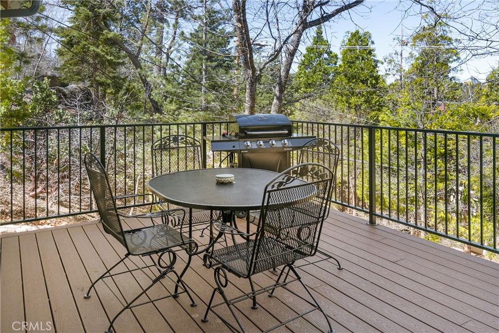 28916 North Shore Road Lake Arrowhead, CA 92352 - Photo 38 of 47