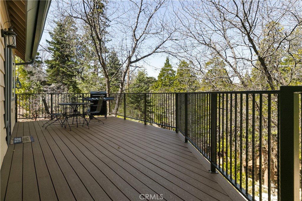 28916 North Shore Road Lake Arrowhead, CA 92352 - Photo 39 of 47