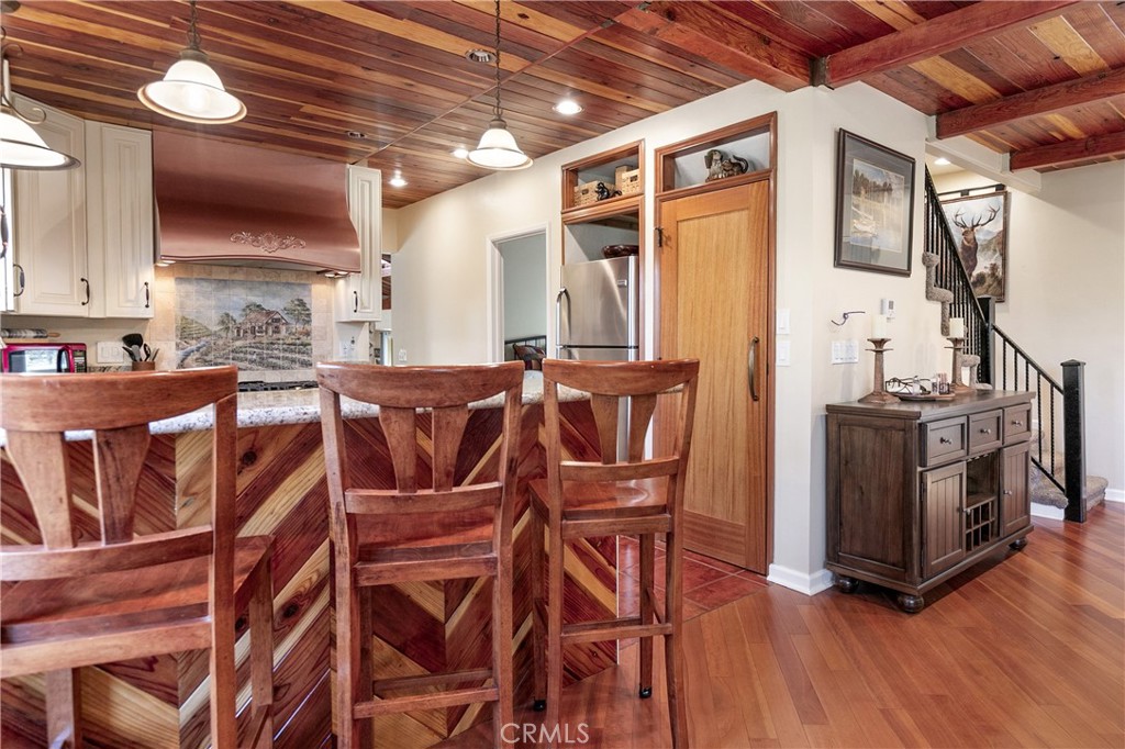 28916 North Shore Road Lake Arrowhead, CA 92352 - Photo 7 of 47