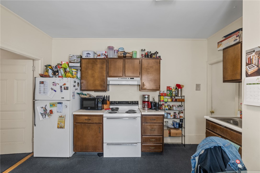 34 Hamlet Avenue Woonsocket, RI 02895 - Photo 11 of 22 unit 2R kitchen