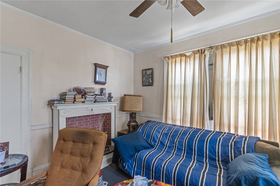 34 Hamlet Avenue Woonsocket, RI 02895 - Photo 16 of 22 unit 2L living room